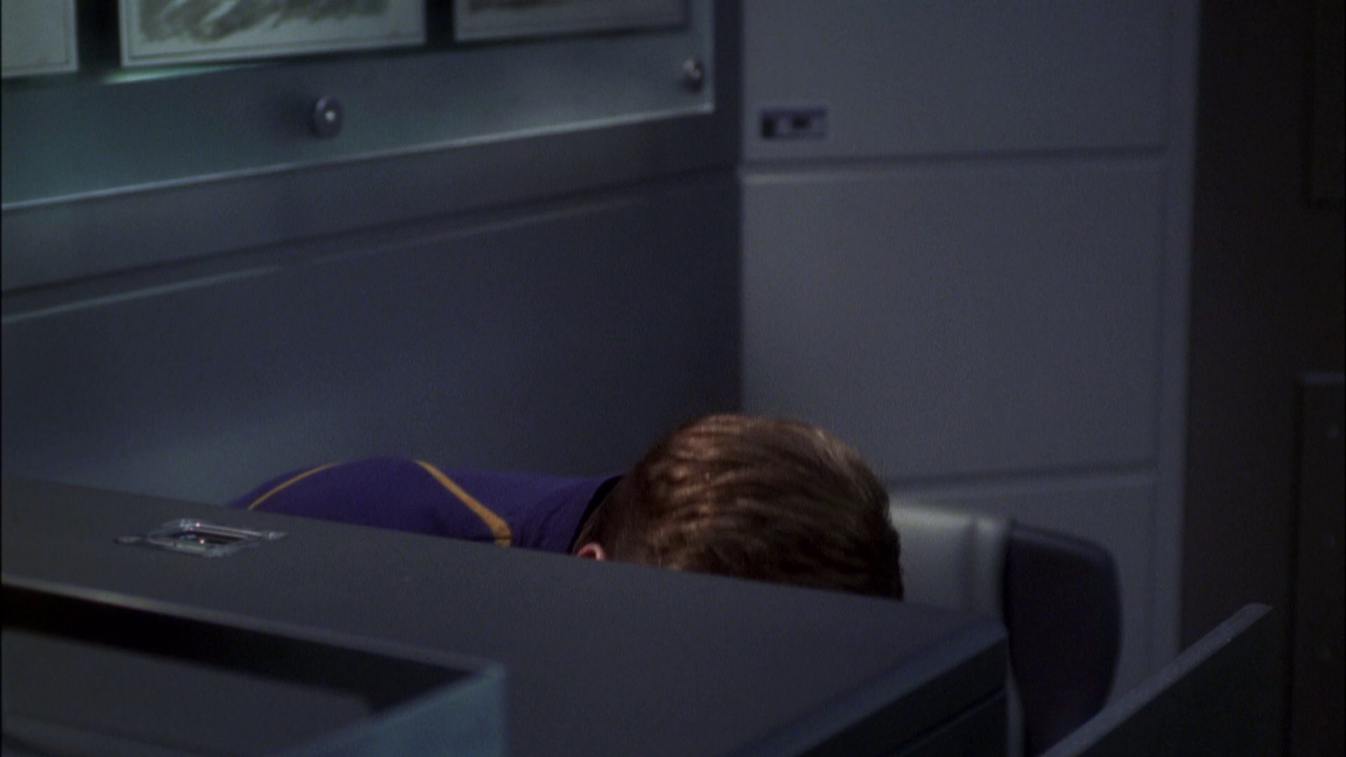 extant_StarTrek_ENT_1x08-BreakingTheIce_1598.jpg