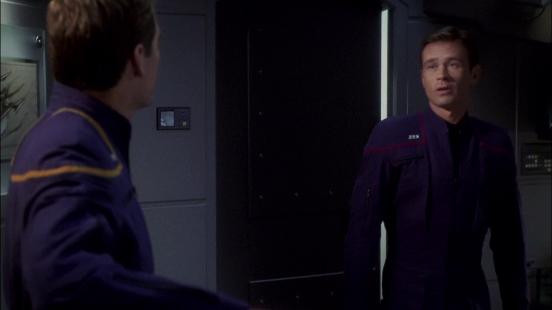 extant_StarTrek_ENT_1x08-BreakingTheIce_1606.jpg