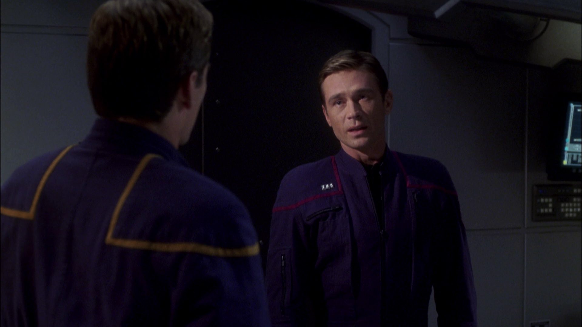 extant_StarTrek_ENT_1x08-BreakingTheIce_1615.jpg