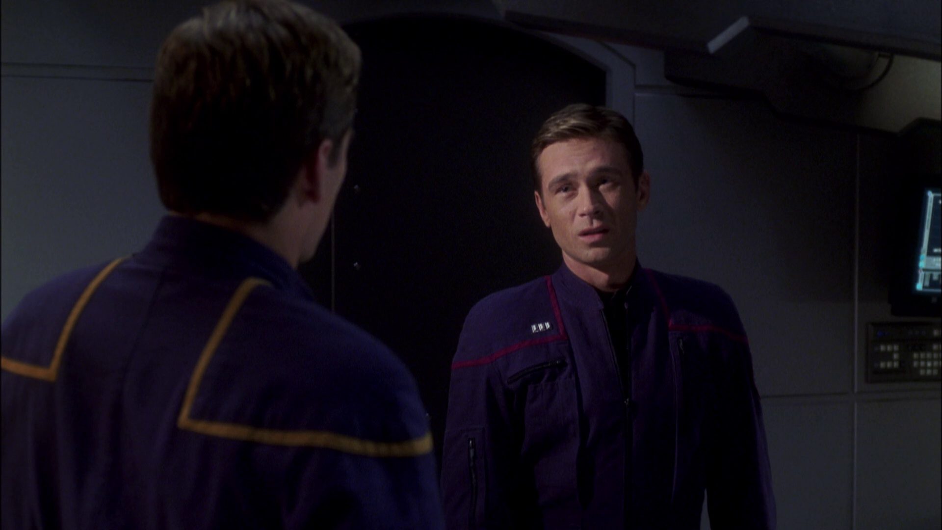 extant_StarTrek_ENT_1x08-BreakingTheIce_1624.jpg