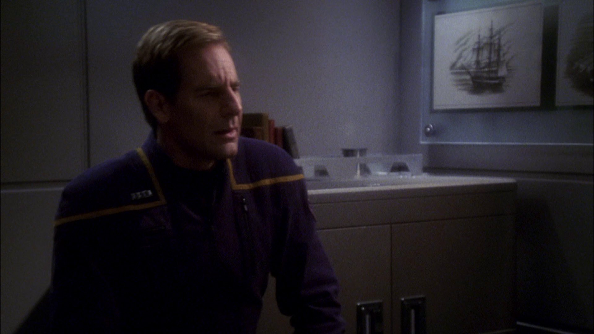 extant_StarTrek_ENT_1x08-BreakingTheIce_1633.jpg