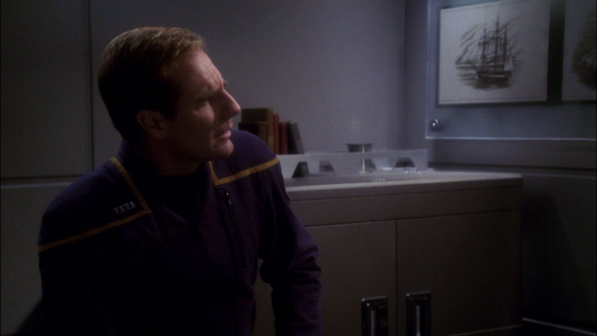 extant_StarTrek_ENT_1x08-BreakingTheIce_1634.jpg