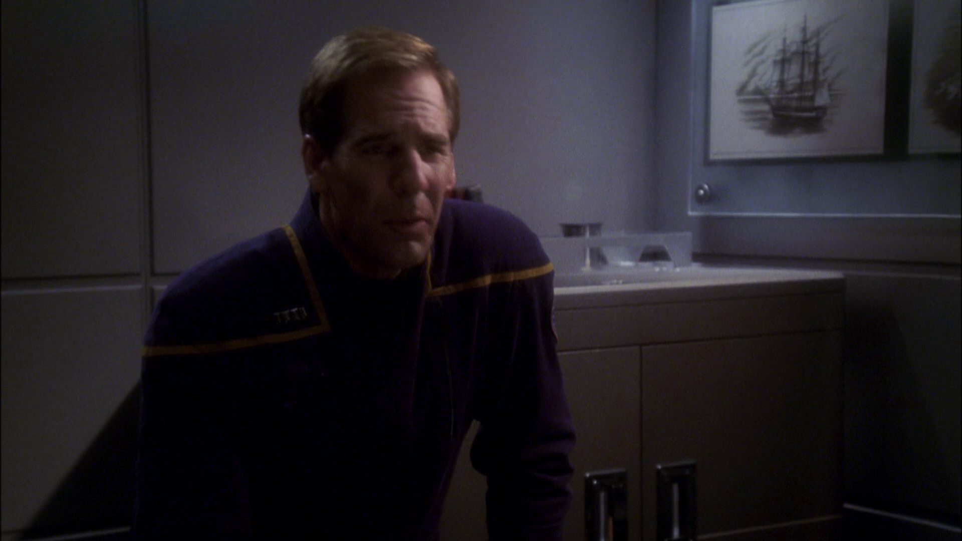extant_StarTrek_ENT_1x08-BreakingTheIce_1635.jpg