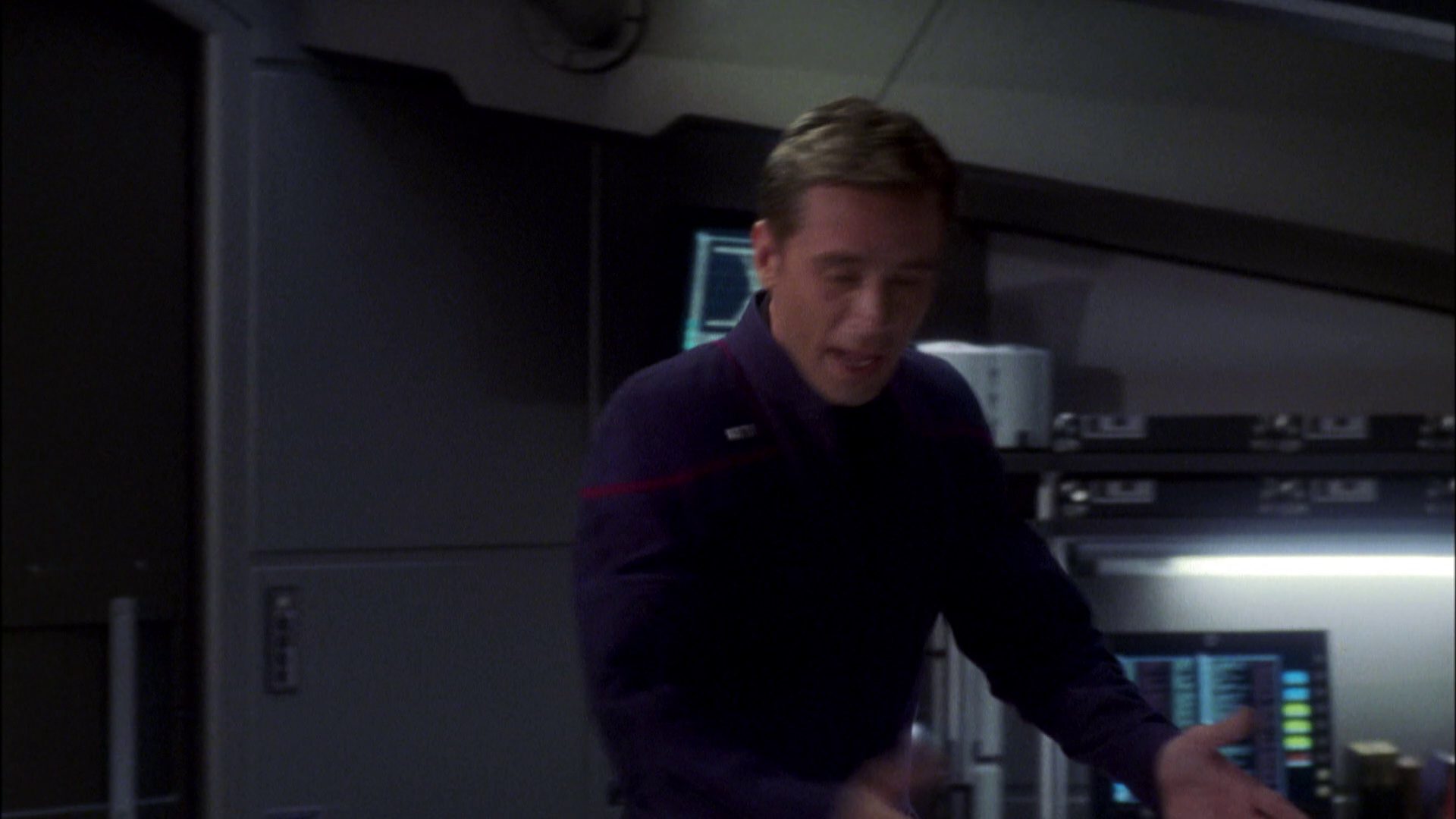 extant_StarTrek_ENT_1x08-BreakingTheIce_1643.jpg
