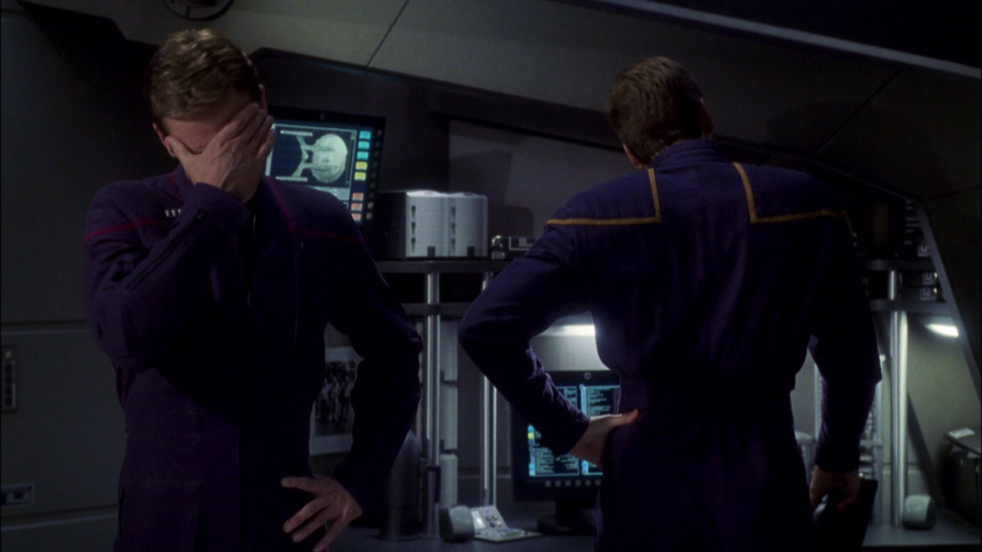 extant_StarTrek_ENT_1x08-BreakingTheIce_1672.jpg