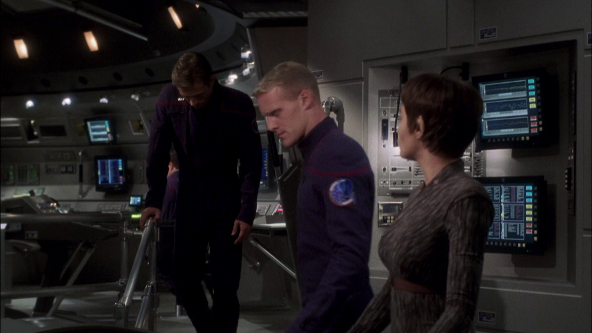 extant_StarTrek_ENT_1x08-BreakingTheIce_1735.jpg