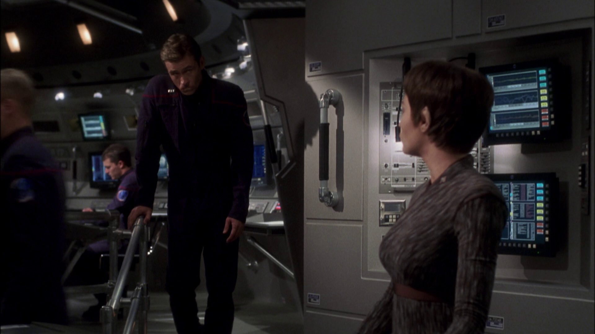 extant_StarTrek_ENT_1x08-BreakingTheIce_1737.jpg