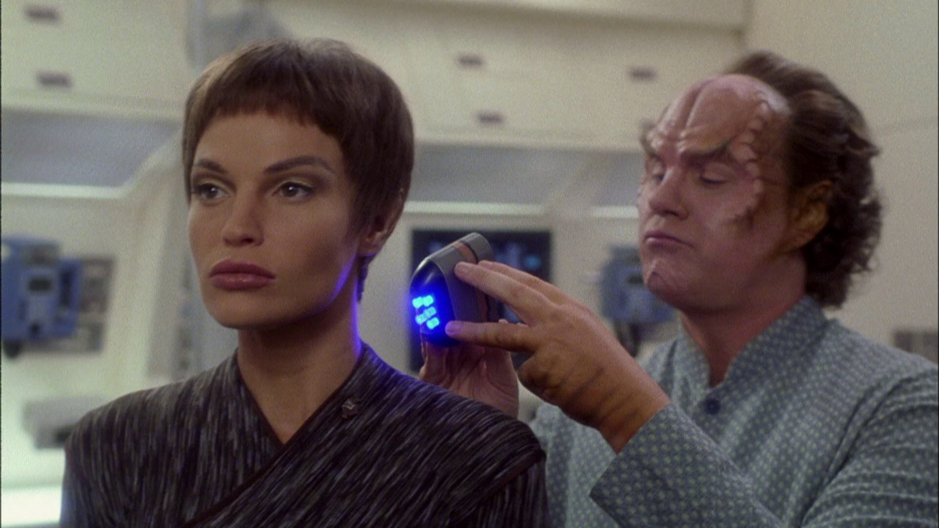 extant_StarTrek_ENT_1x08-BreakingTheIce_1932.jpg