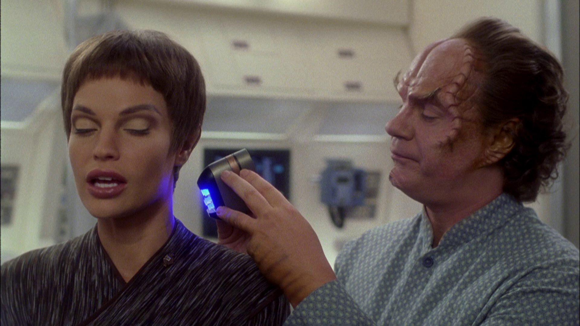 extant_StarTrek_ENT_1x08-BreakingTheIce_1935.jpg