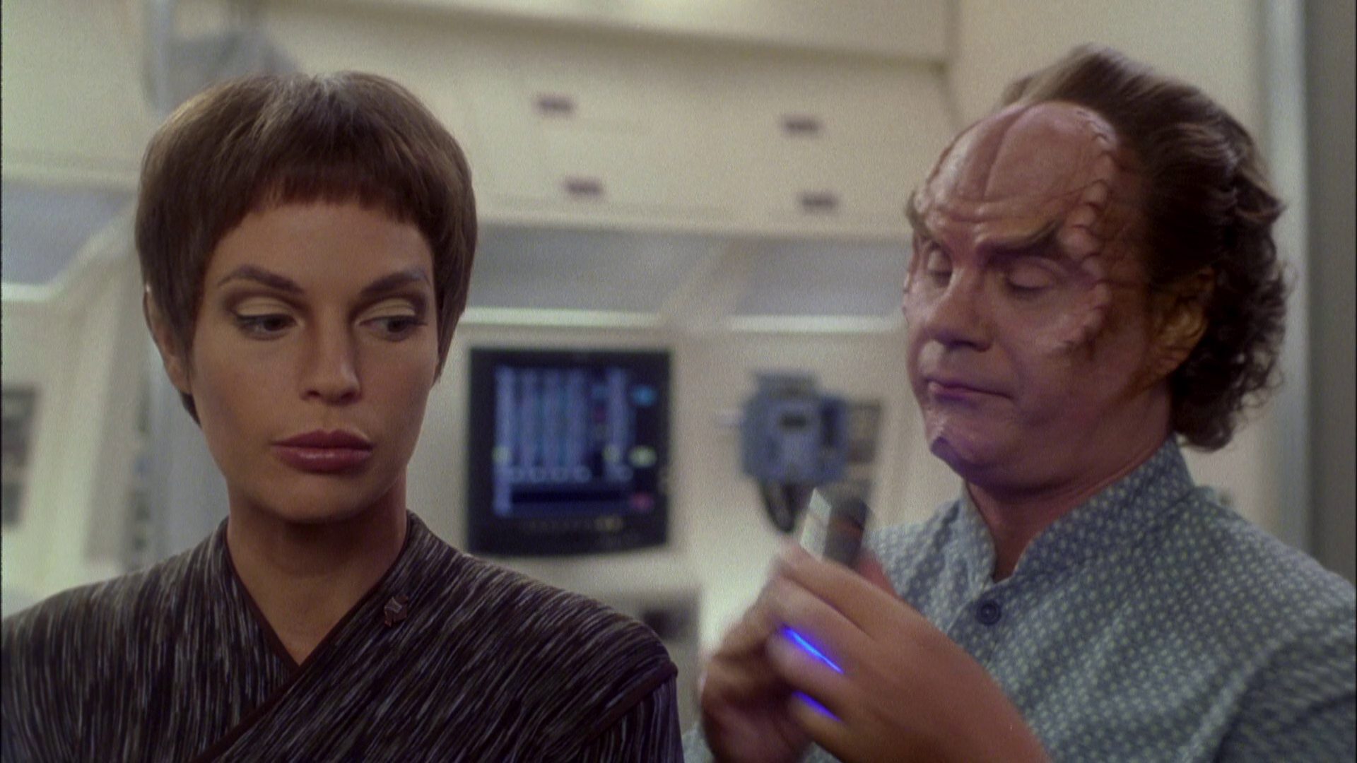 extant_StarTrek_ENT_1x08-BreakingTheIce_1936.jpg
