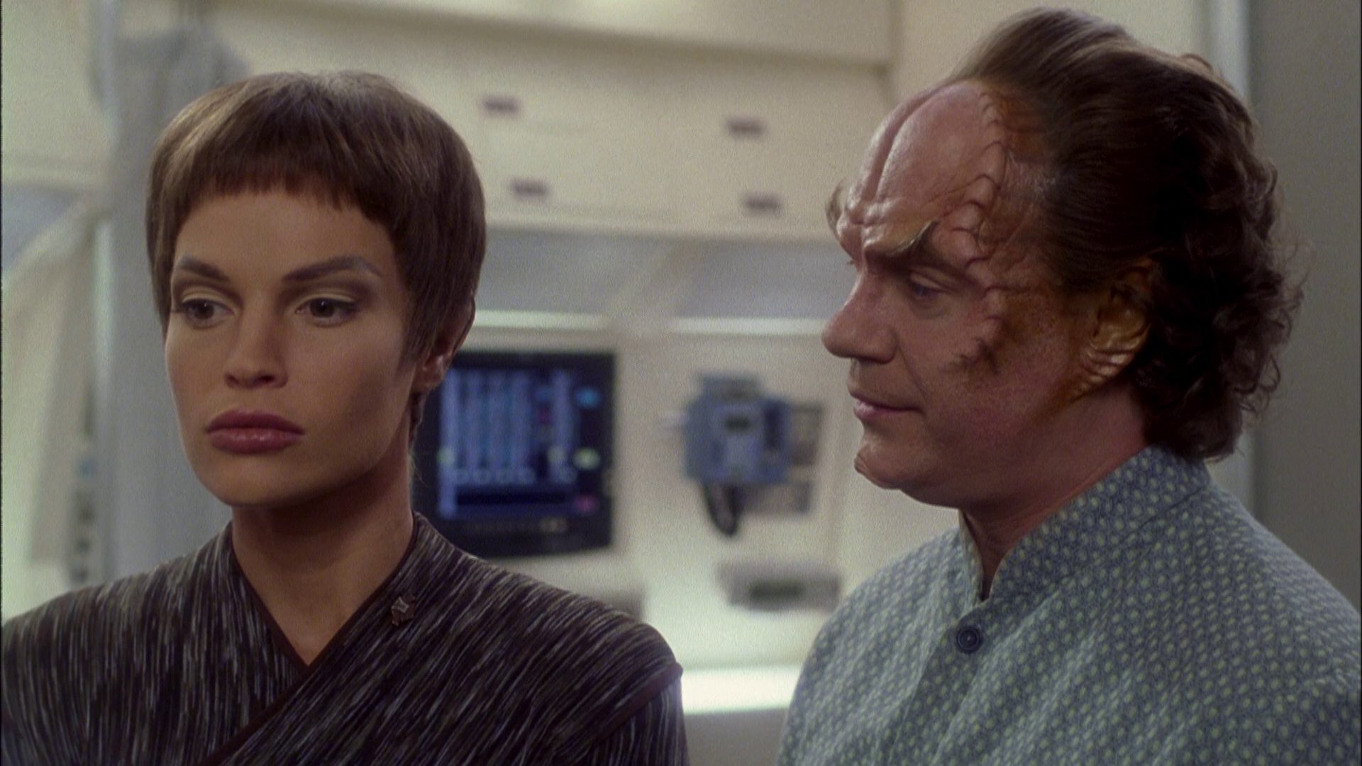extant_StarTrek_ENT_1x08-BreakingTheIce_1943.jpg