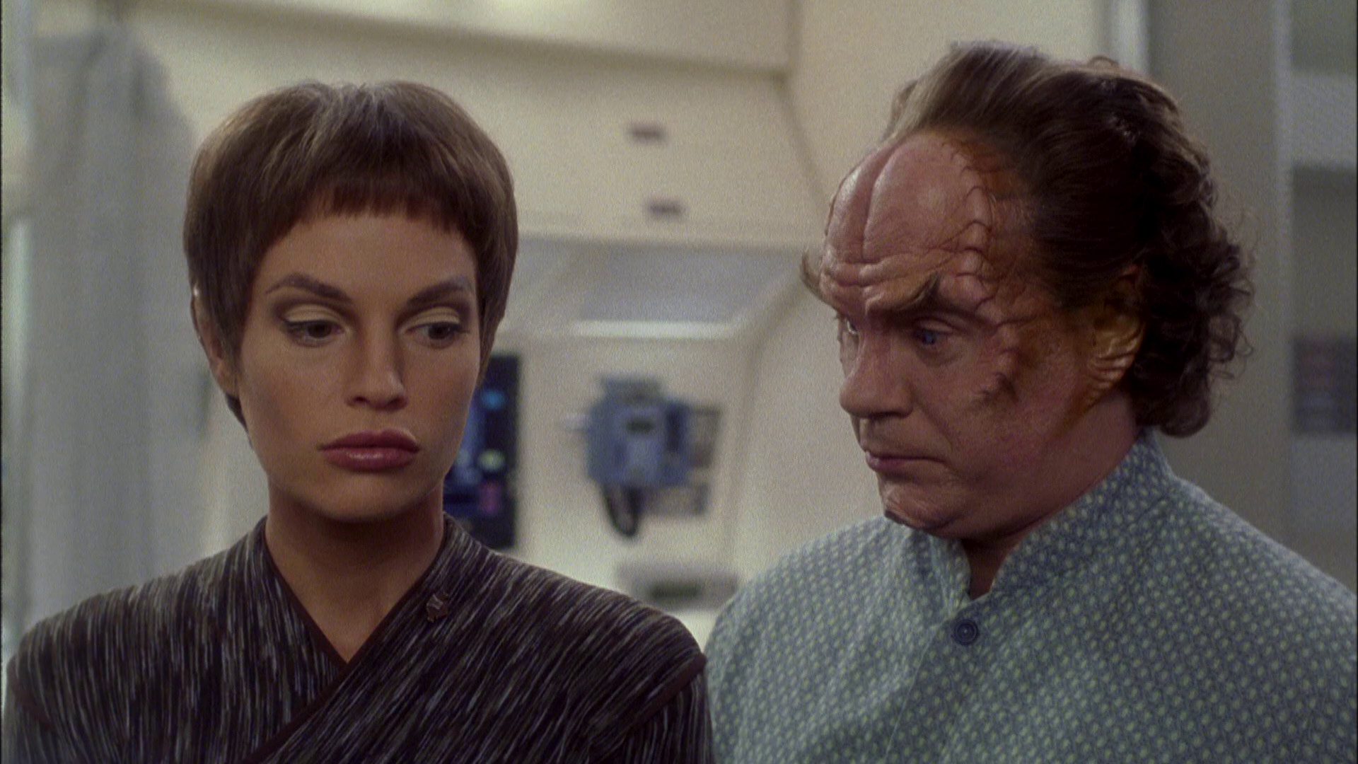 extant_StarTrek_ENT_1x08-BreakingTheIce_1953.jpg