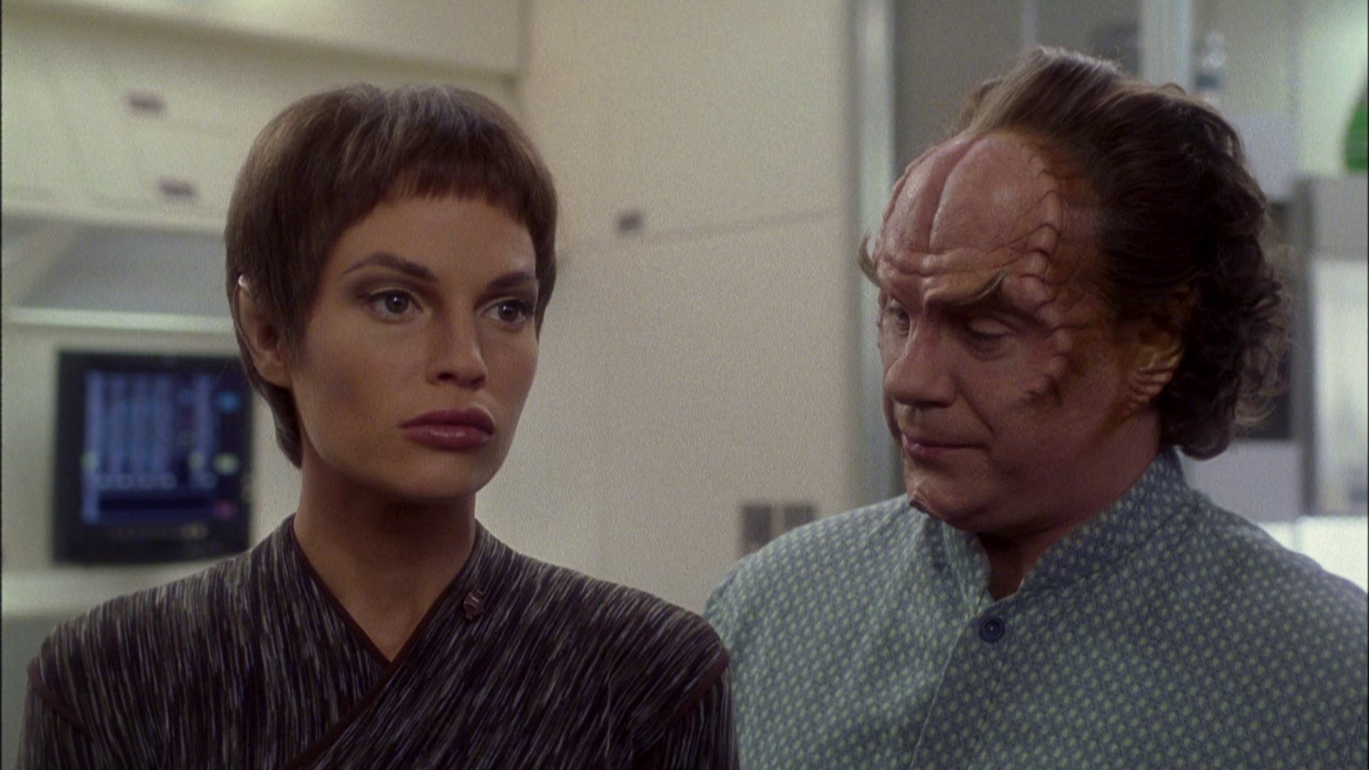 extant_StarTrek_ENT_1x08-BreakingTheIce_1972.jpg