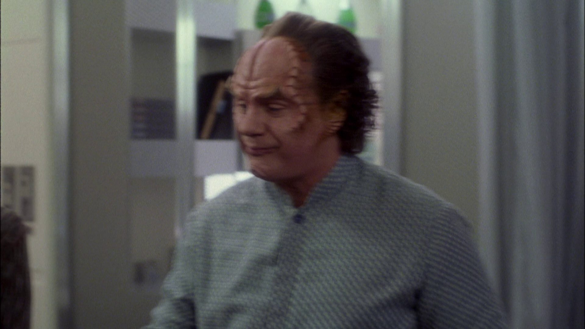 extant_StarTrek_ENT_1x08-BreakingTheIce_1984.jpg