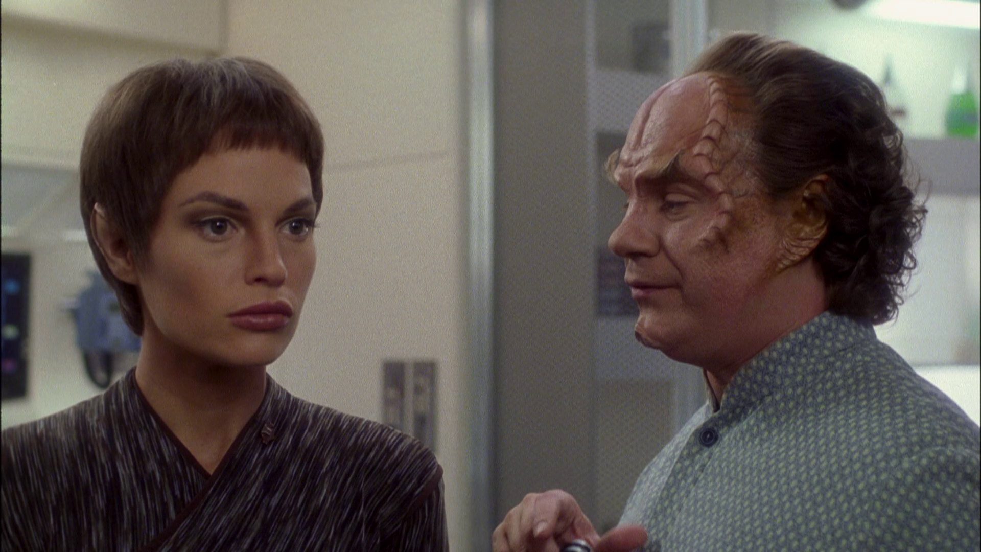 extant_StarTrek_ENT_1x08-BreakingTheIce_1989.jpg