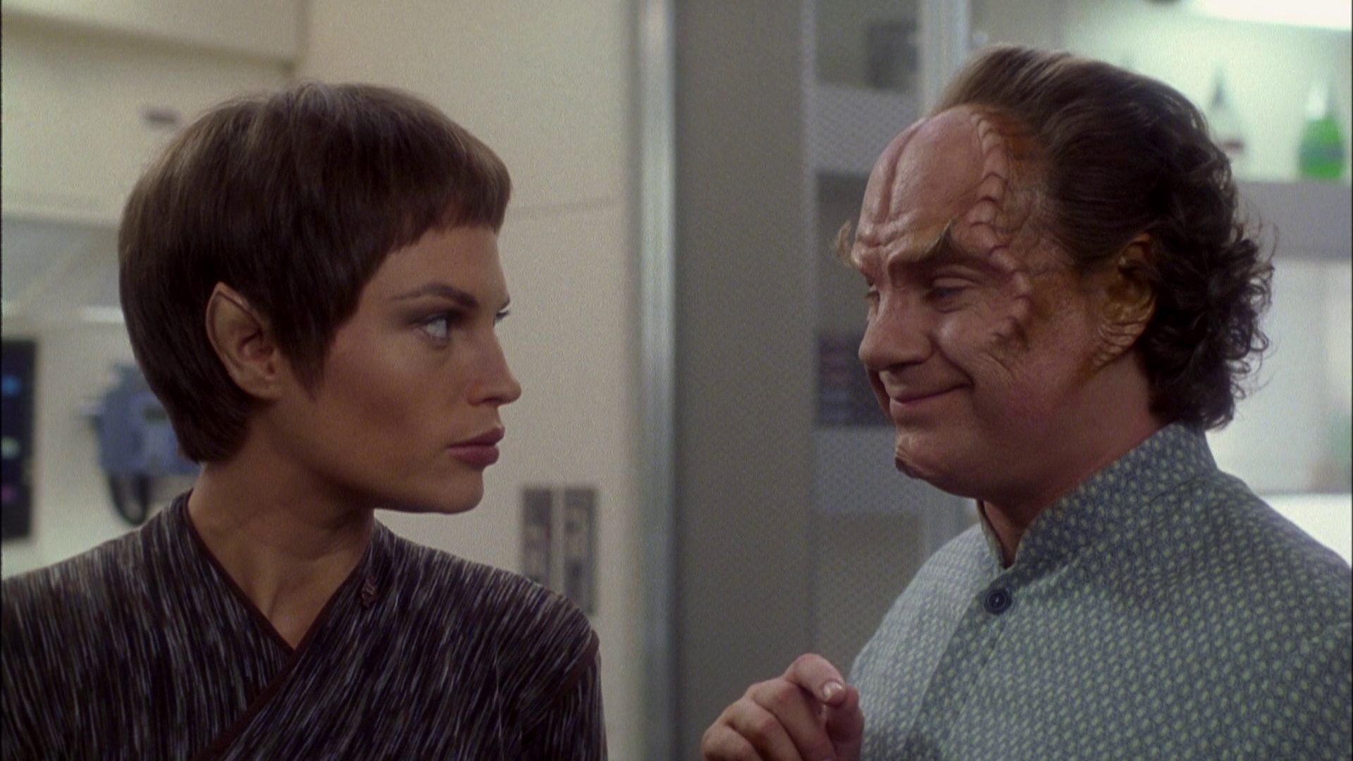 extant_StarTrek_ENT_1x08-BreakingTheIce_1997.jpg