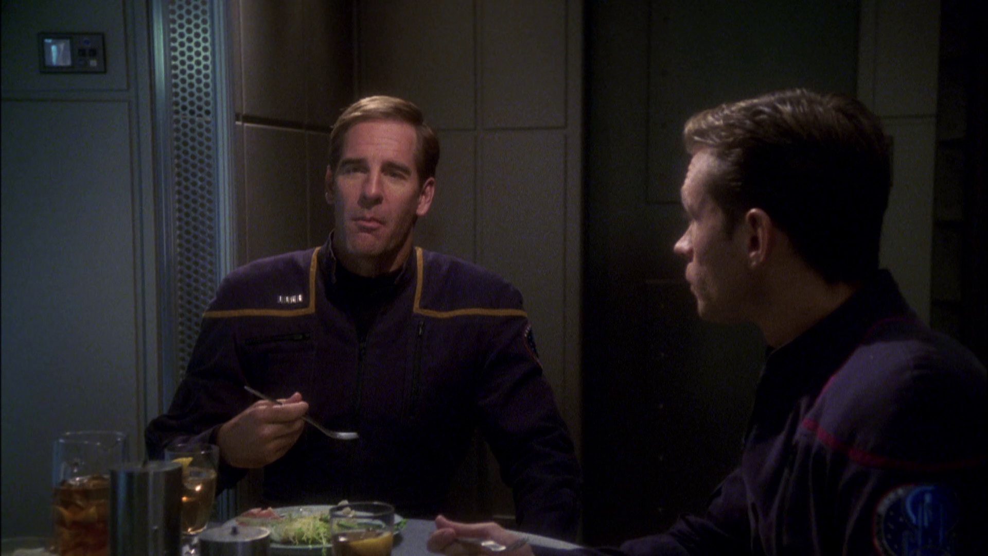 extant_StarTrek_ENT_1x08-BreakingTheIce_2173.jpg