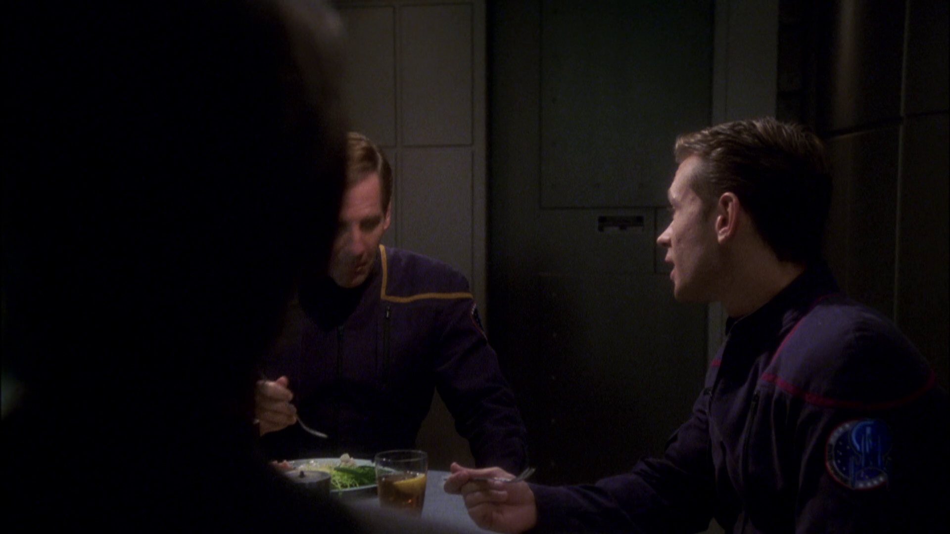 extant_StarTrek_ENT_1x08-BreakingTheIce_2180.jpg