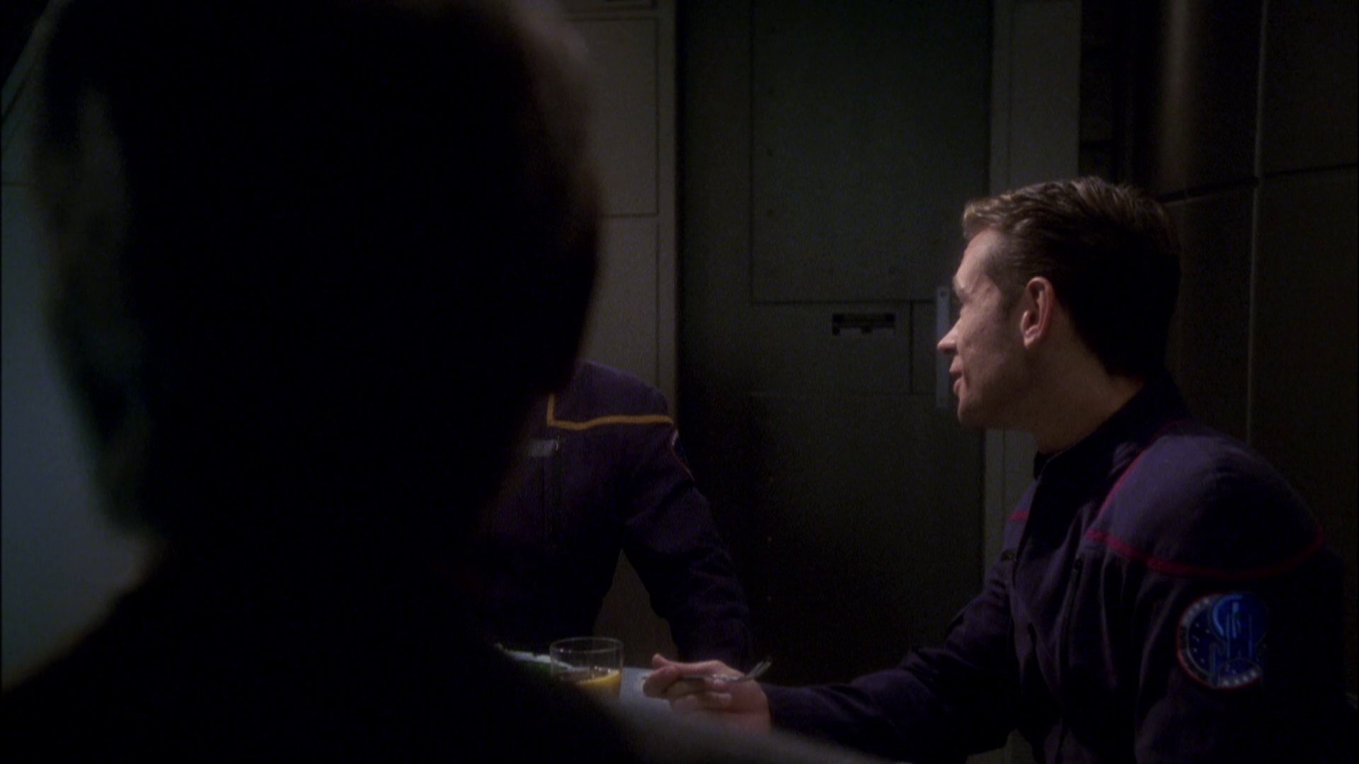 extant_StarTrek_ENT_1x08-BreakingTheIce_2181.jpg