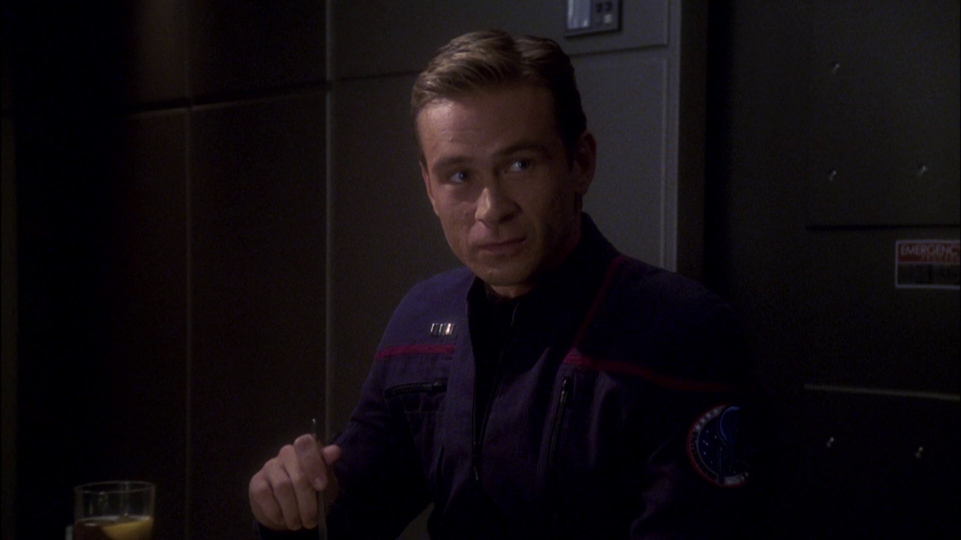 extant_StarTrek_ENT_1x08-BreakingTheIce_2233.jpg