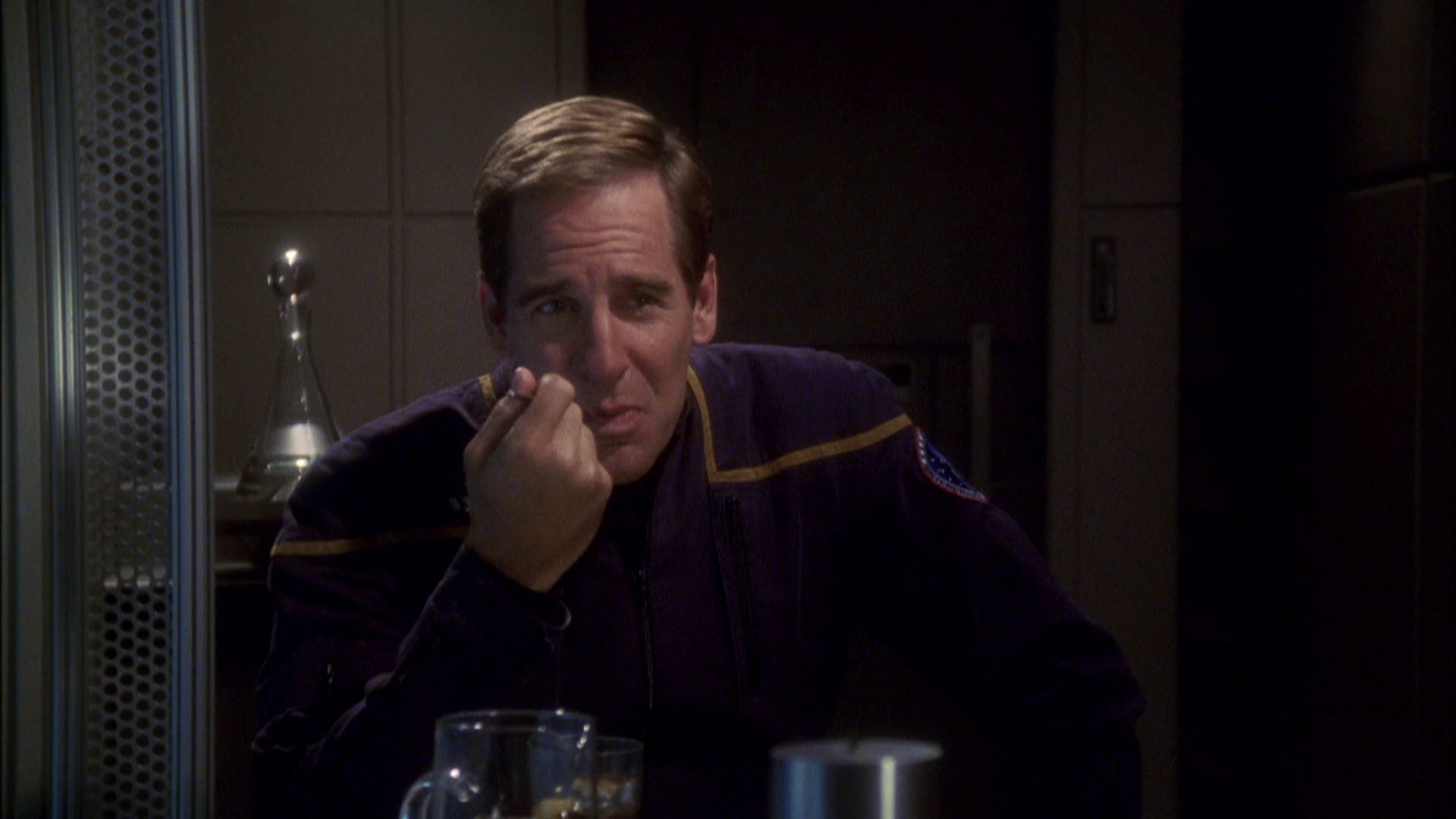 extant_StarTrek_ENT_1x08-BreakingTheIce_2235.jpg