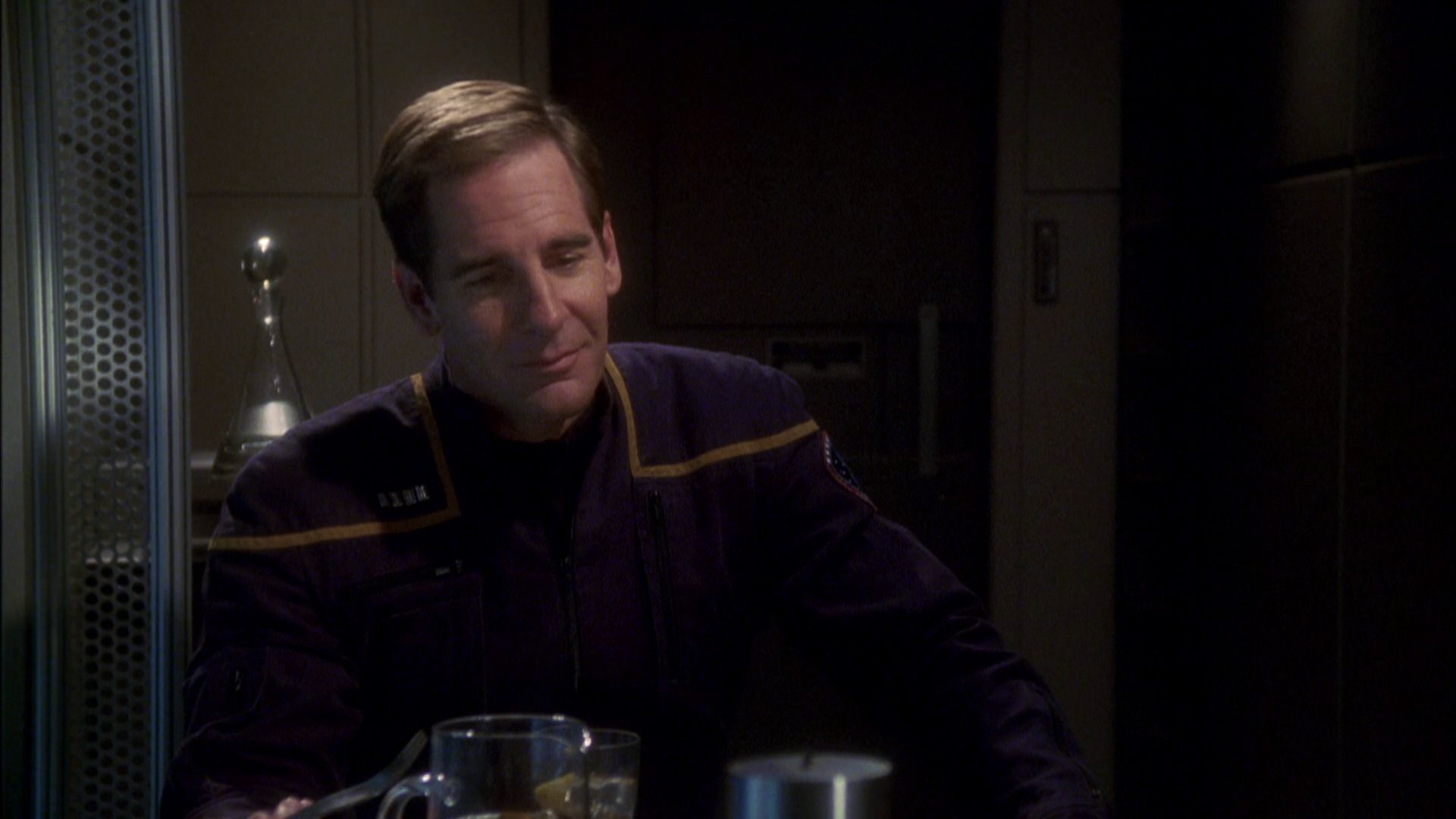 extant_StarTrek_ENT_1x08-BreakingTheIce_2250.jpg