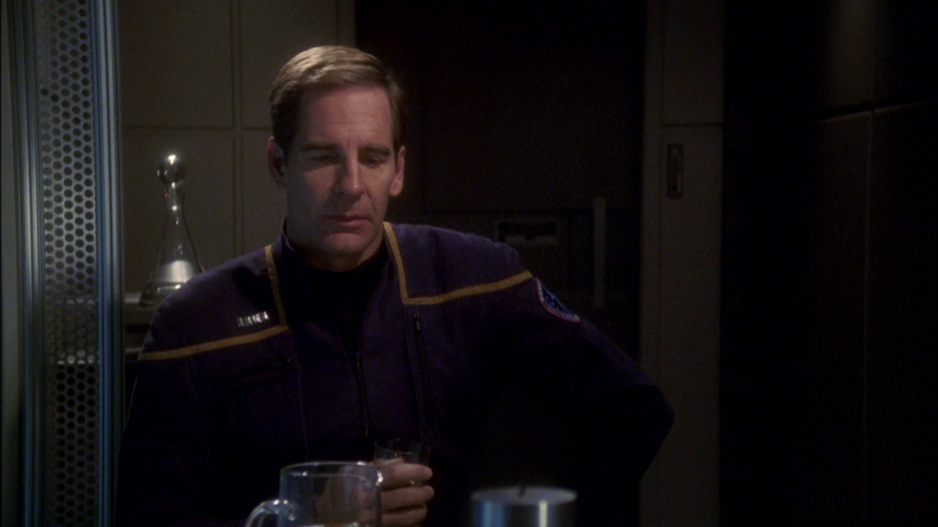 extant_StarTrek_ENT_1x08-BreakingTheIce_2286.jpg