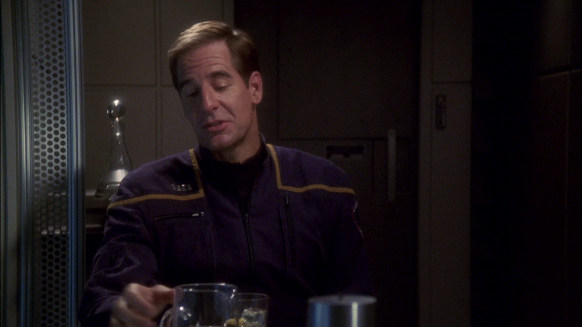 extant_StarTrek_ENT_1x08-BreakingTheIce_2293.jpg