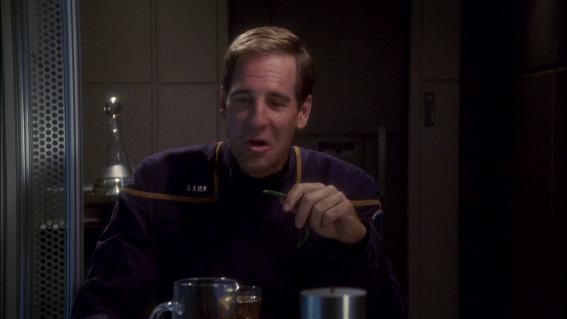 extant_StarTrek_ENT_1x08-BreakingTheIce_2326.jpg