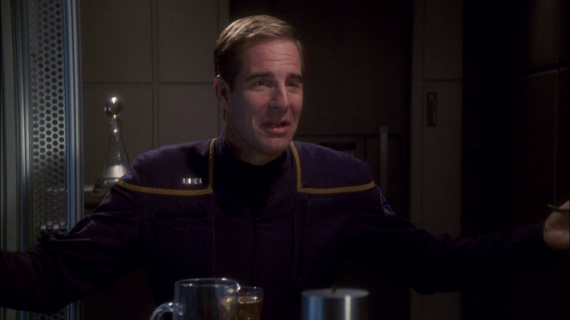 extant_StarTrek_ENT_1x08-BreakingTheIce_2328.jpg