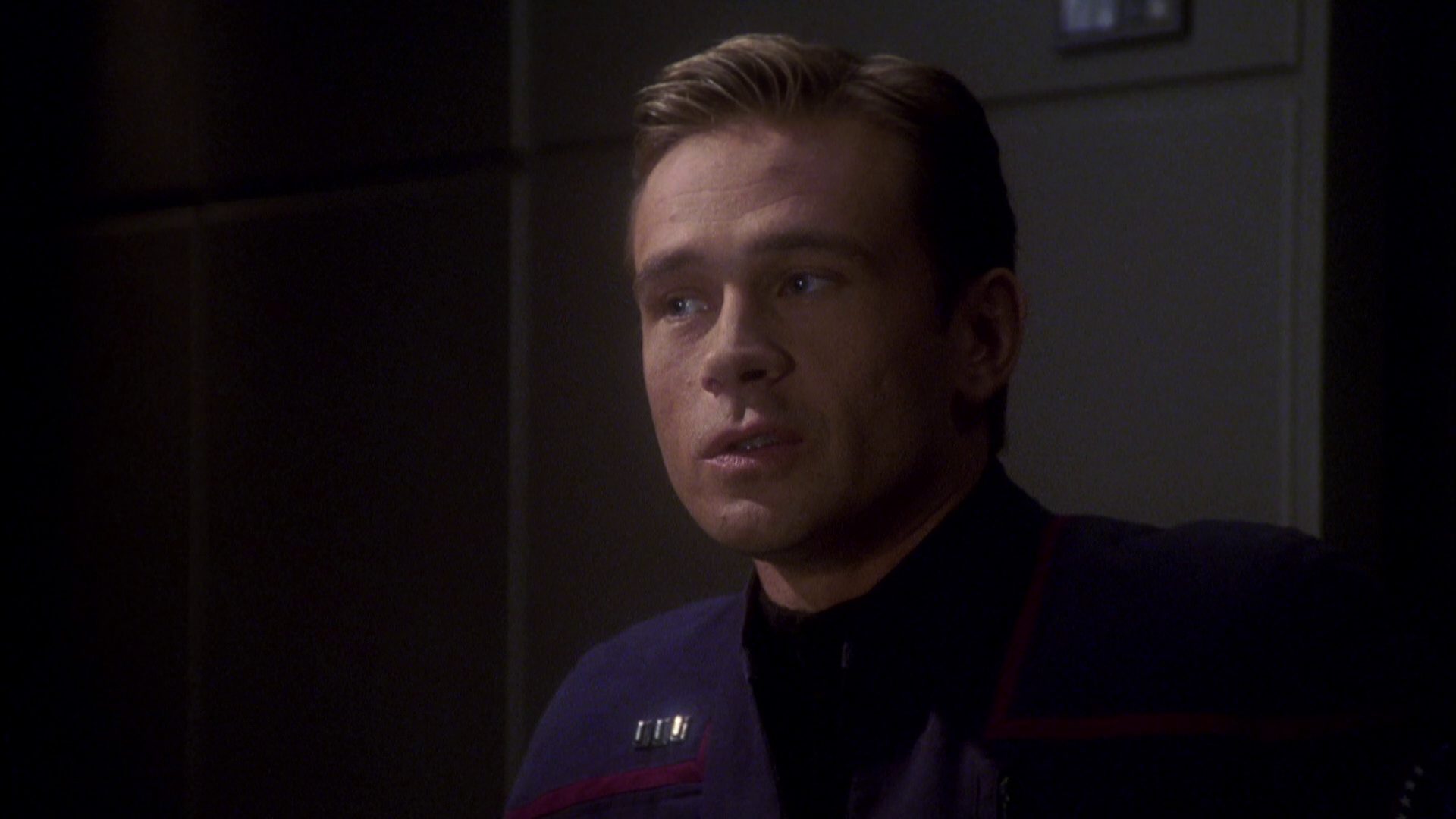 extant_StarTrek_ENT_1x08-BreakingTheIce_2338.jpg
