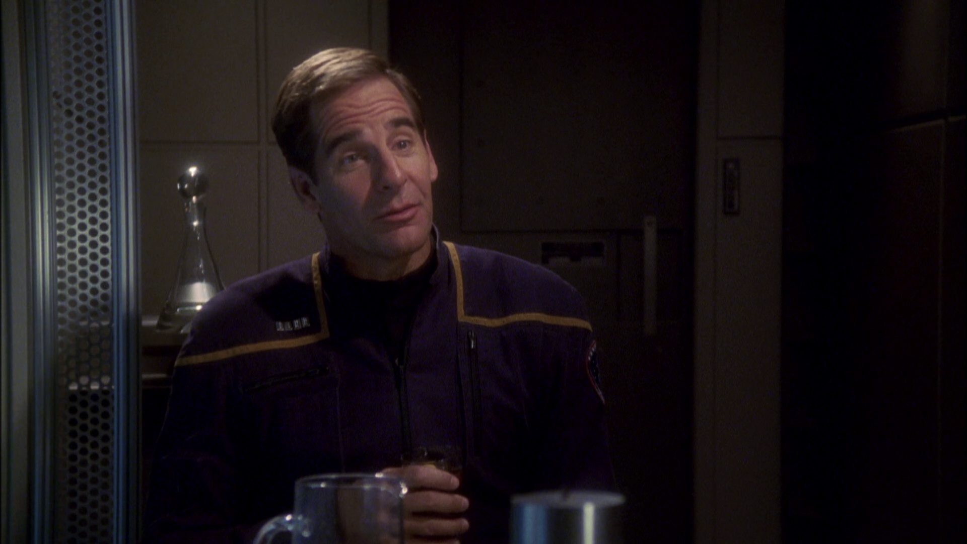 extant_StarTrek_ENT_1x08-BreakingTheIce_2357.jpg