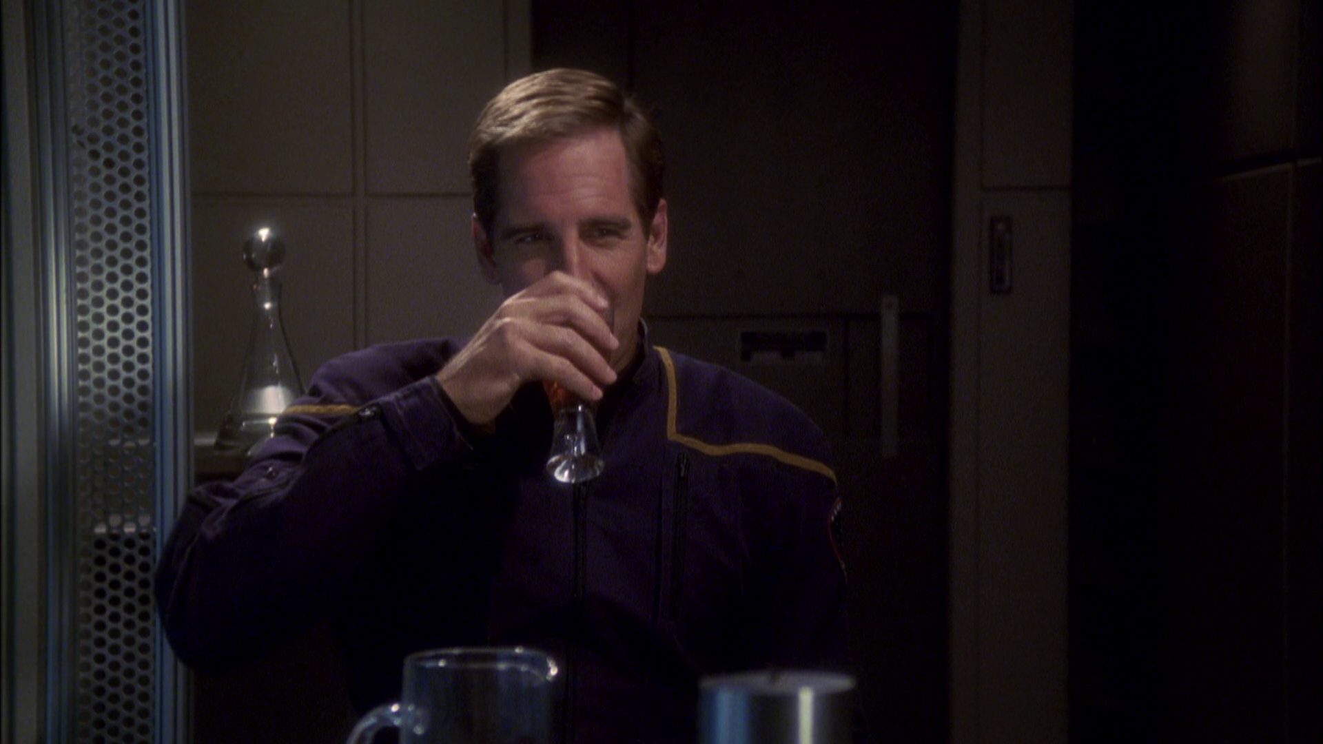extant_StarTrek_ENT_1x08-BreakingTheIce_2361.jpg