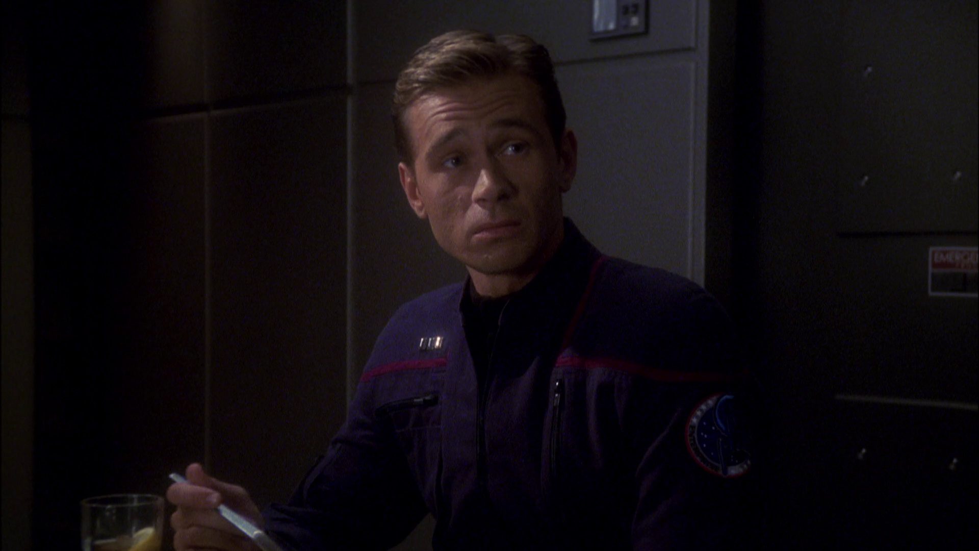 extant_StarTrek_ENT_1x08-BreakingTheIce_2375.jpg