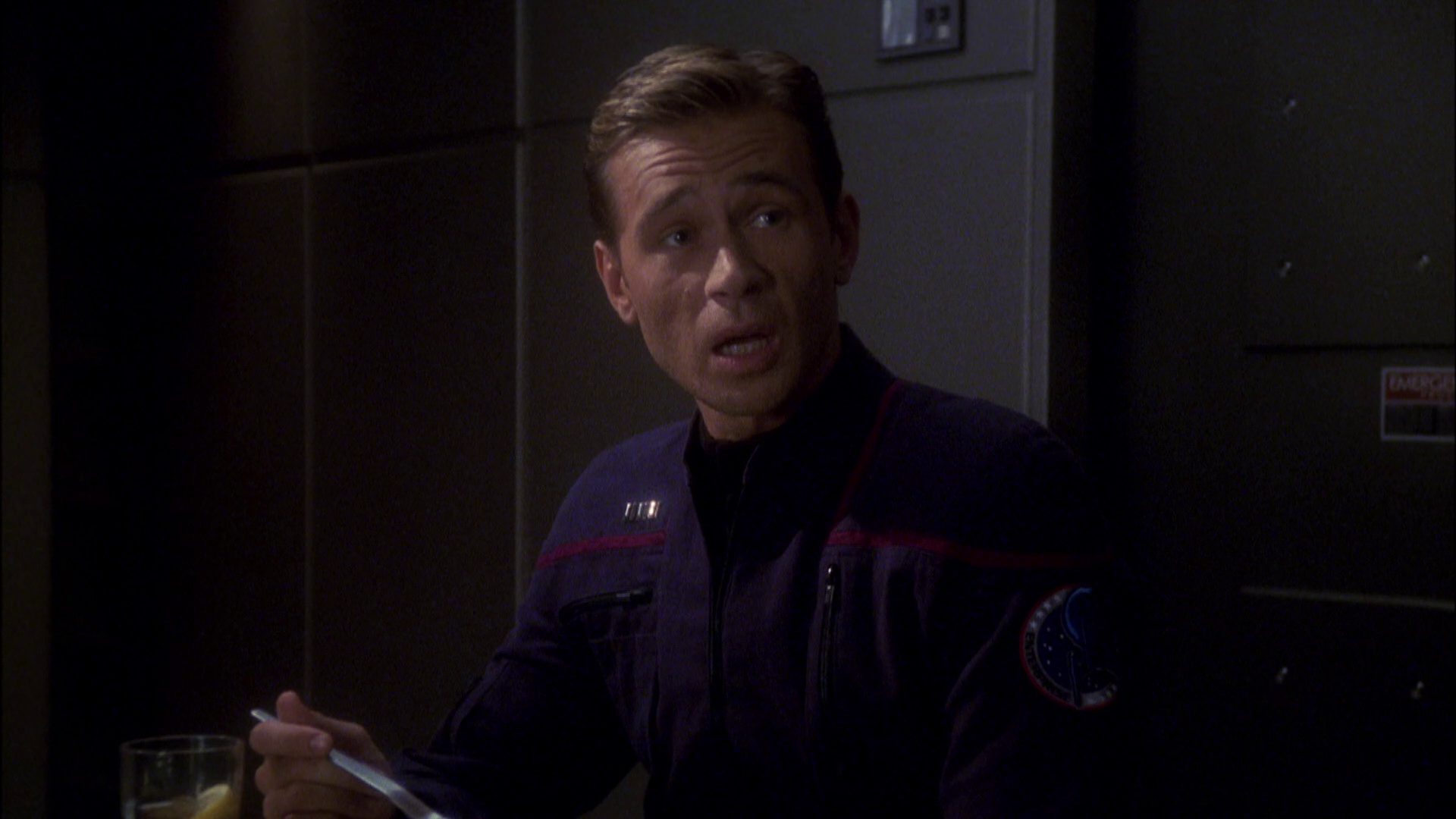 extant_StarTrek_ENT_1x08-BreakingTheIce_2376.jpg