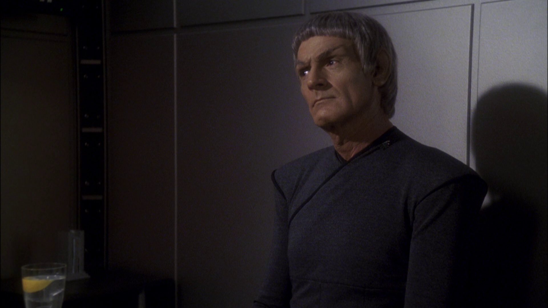 extant_StarTrek_ENT_1x08-BreakingTheIce_2377.jpg