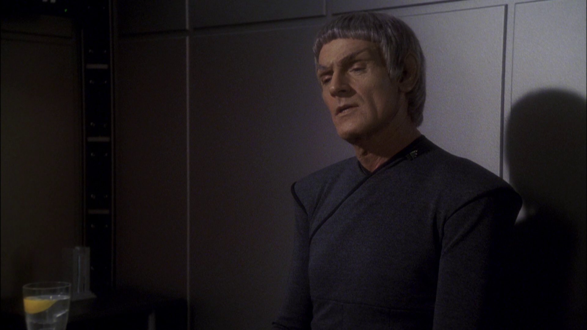 extant_StarTrek_ENT_1x08-BreakingTheIce_2378.jpg