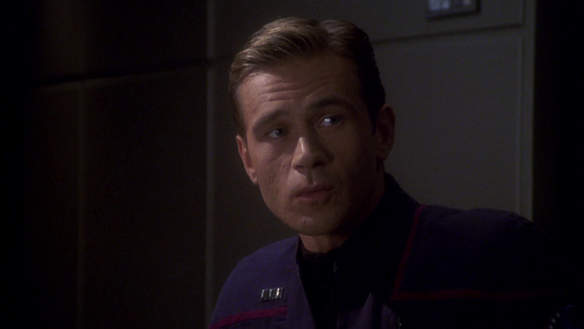 extant_StarTrek_ENT_1x08-BreakingTheIce_2411.jpg