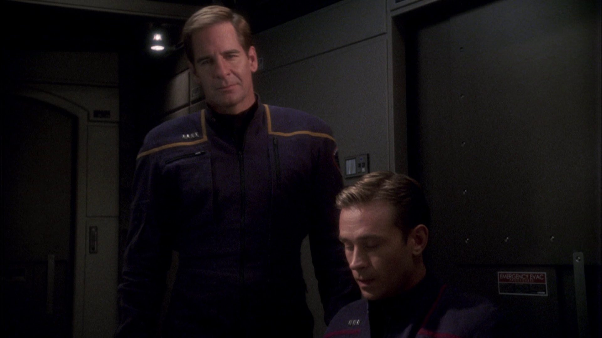 extant_StarTrek_ENT_1x08-BreakingTheIce_2455.jpg