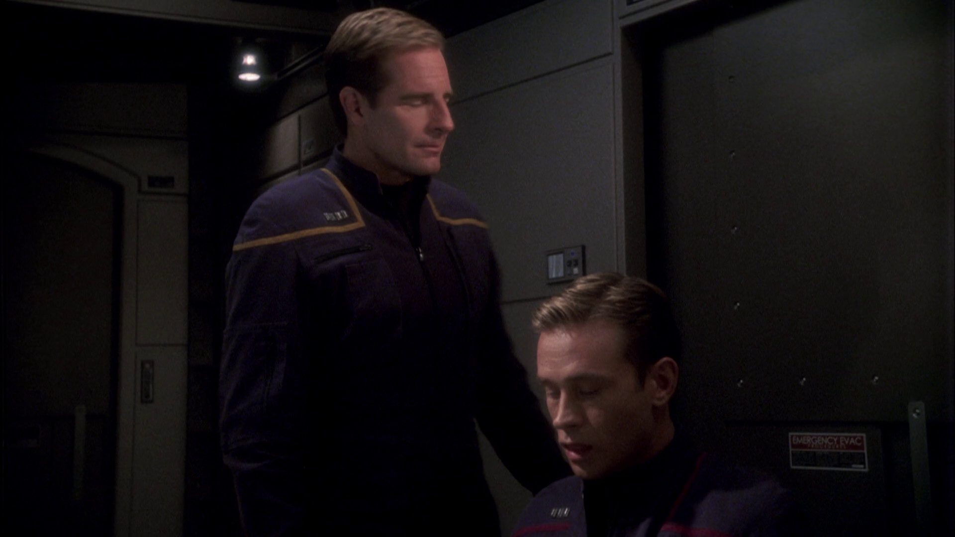 extant_StarTrek_ENT_1x08-BreakingTheIce_2457.jpg