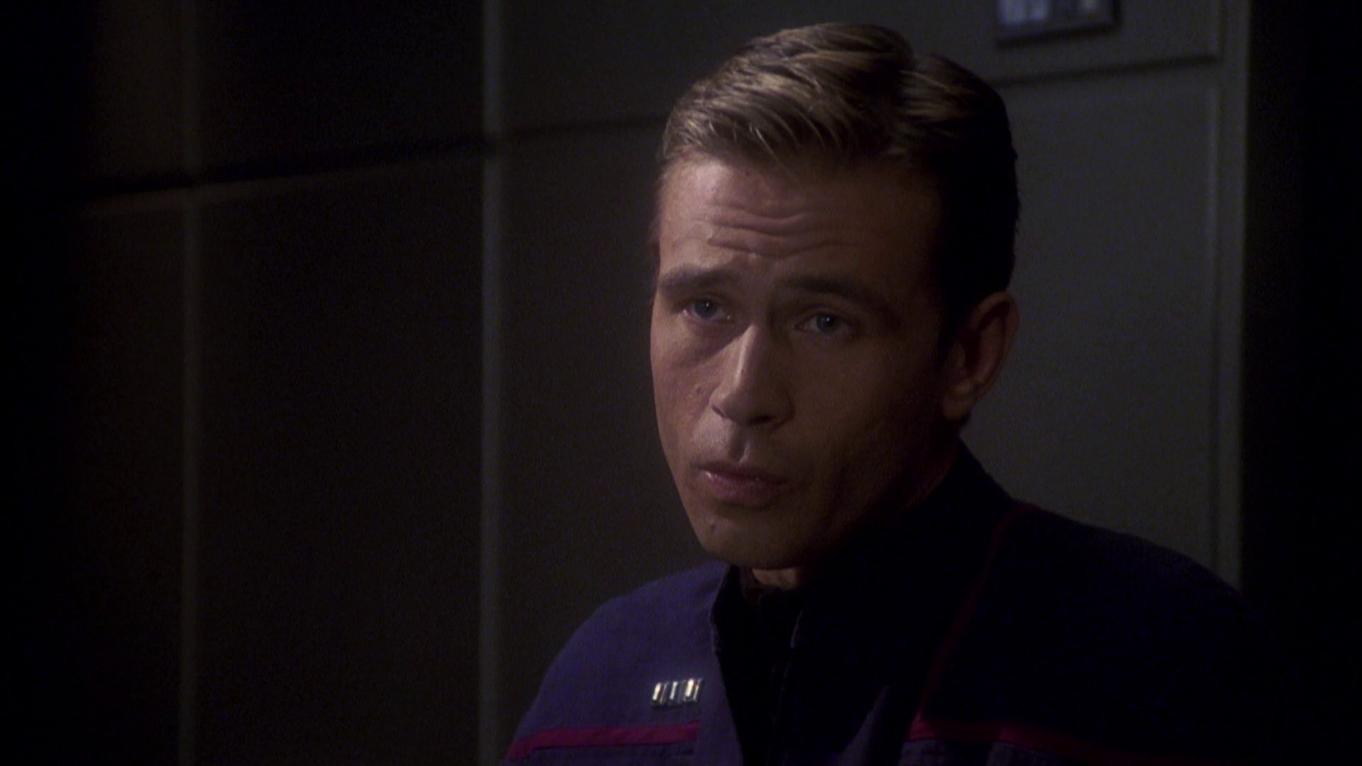 extant_StarTrek_ENT_1x08-BreakingTheIce_2484.jpg