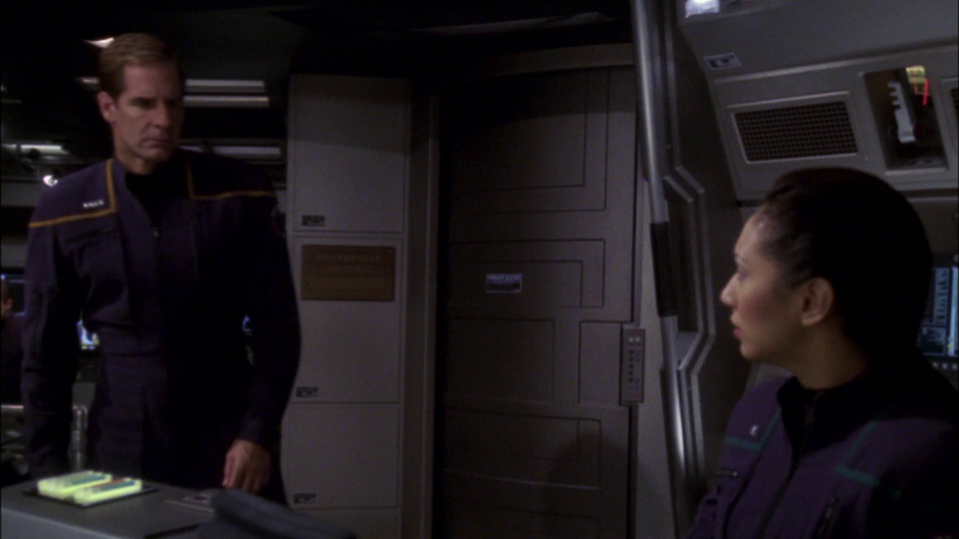 extant_StarTrek_ENT_1x08-BreakingTheIce_2510.jpg