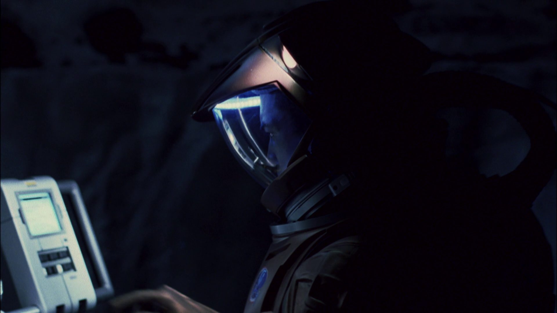 extant_StarTrek_ENT_1x08-BreakingTheIce_2529.jpg