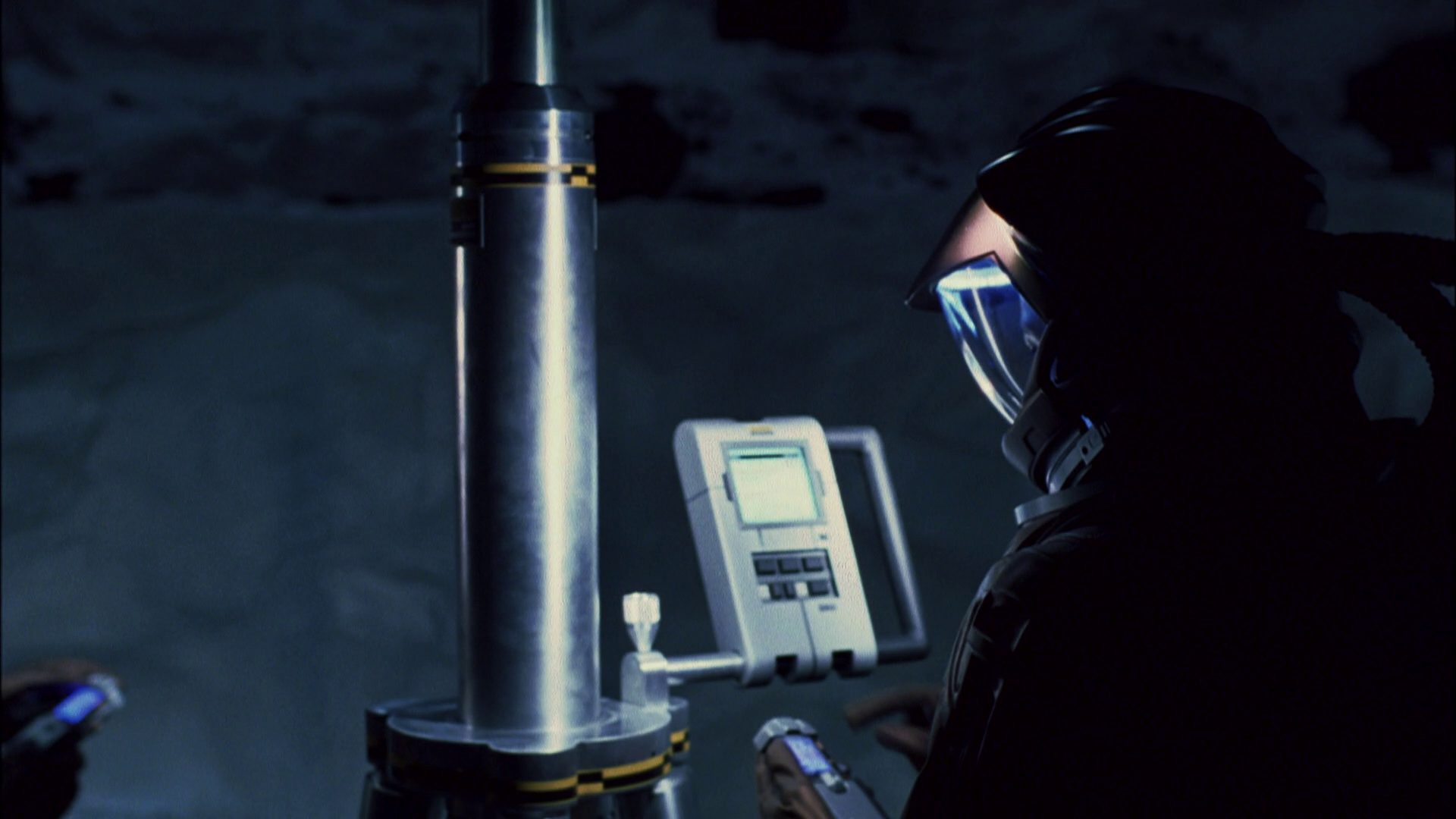 extant_StarTrek_ENT_1x08-BreakingTheIce_2533.jpg