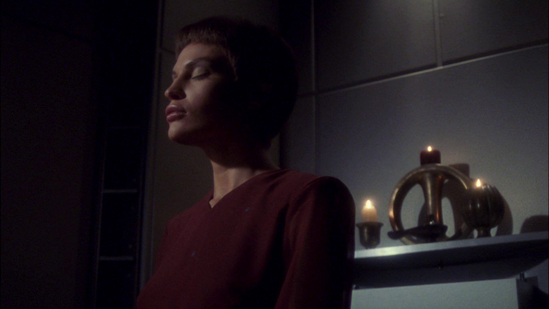 extant_StarTrek_ENT_1x08-BreakingTheIce_2578.jpg