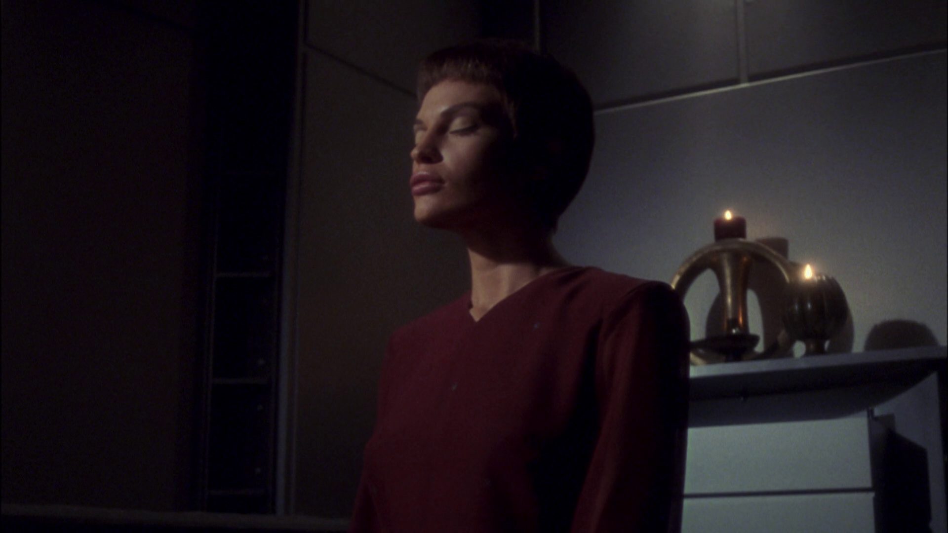 extant_StarTrek_ENT_1x08-BreakingTheIce_2581.jpg