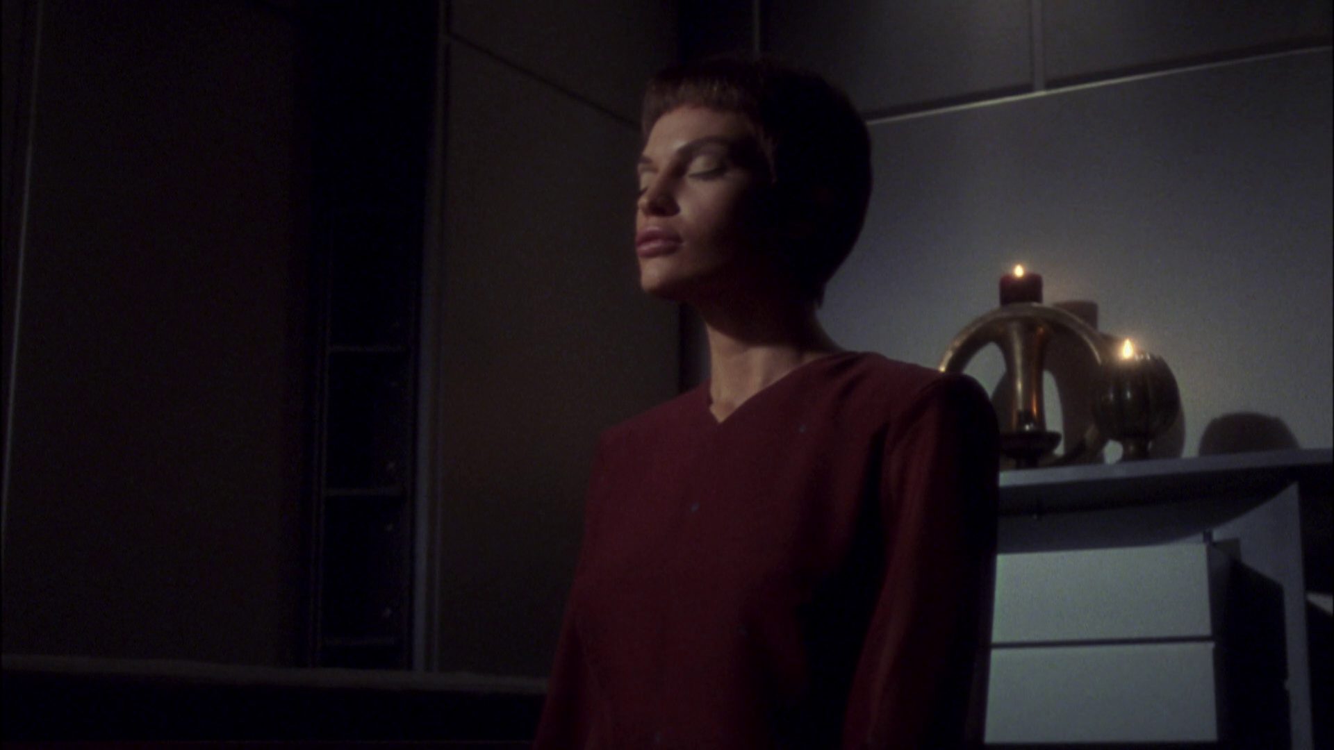 extant_StarTrek_ENT_1x08-BreakingTheIce_2582.jpg