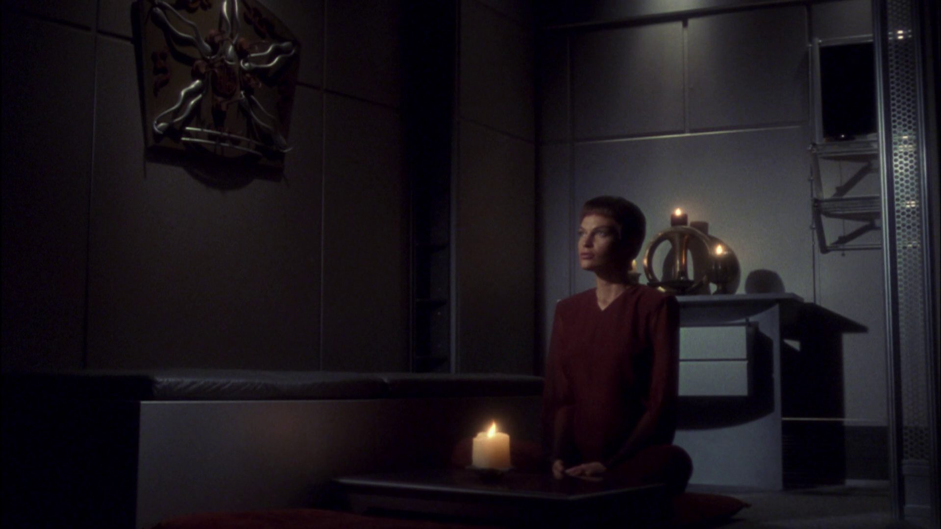 extant_StarTrek_ENT_1x08-BreakingTheIce_2594.jpg