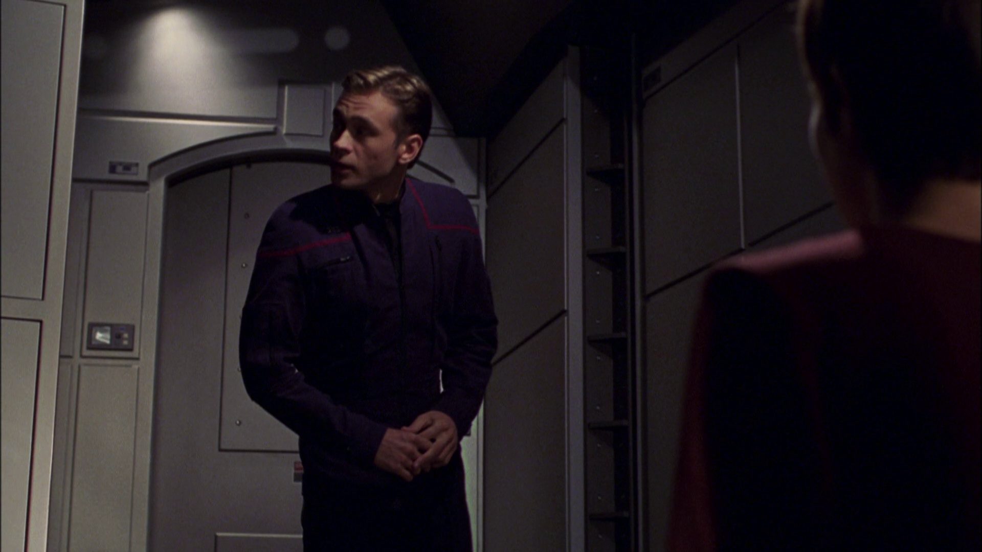 extant_StarTrek_ENT_1x08-BreakingTheIce_2601.jpg