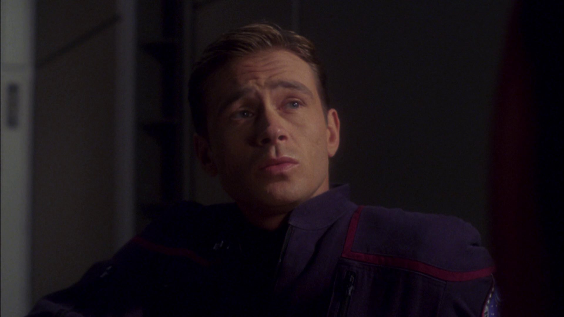extant_StarTrek_ENT_1x08-BreakingTheIce_2625.jpg